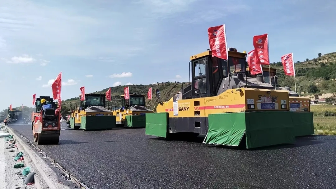 玉林7个路基路面修正维护工程经过竣工检验